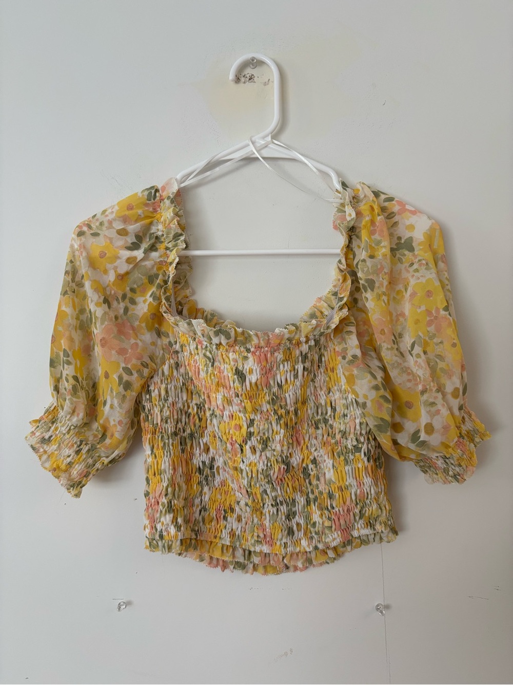 brand new! nordstrom astr the label yellow, pink & green floral crop blouse top💛